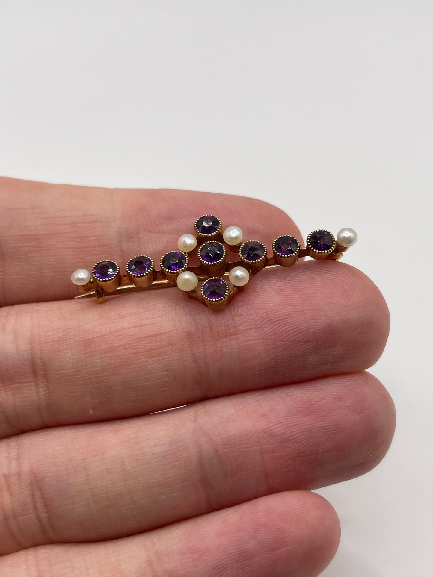 Antique 15ct gold amethyst and pearl brooch
