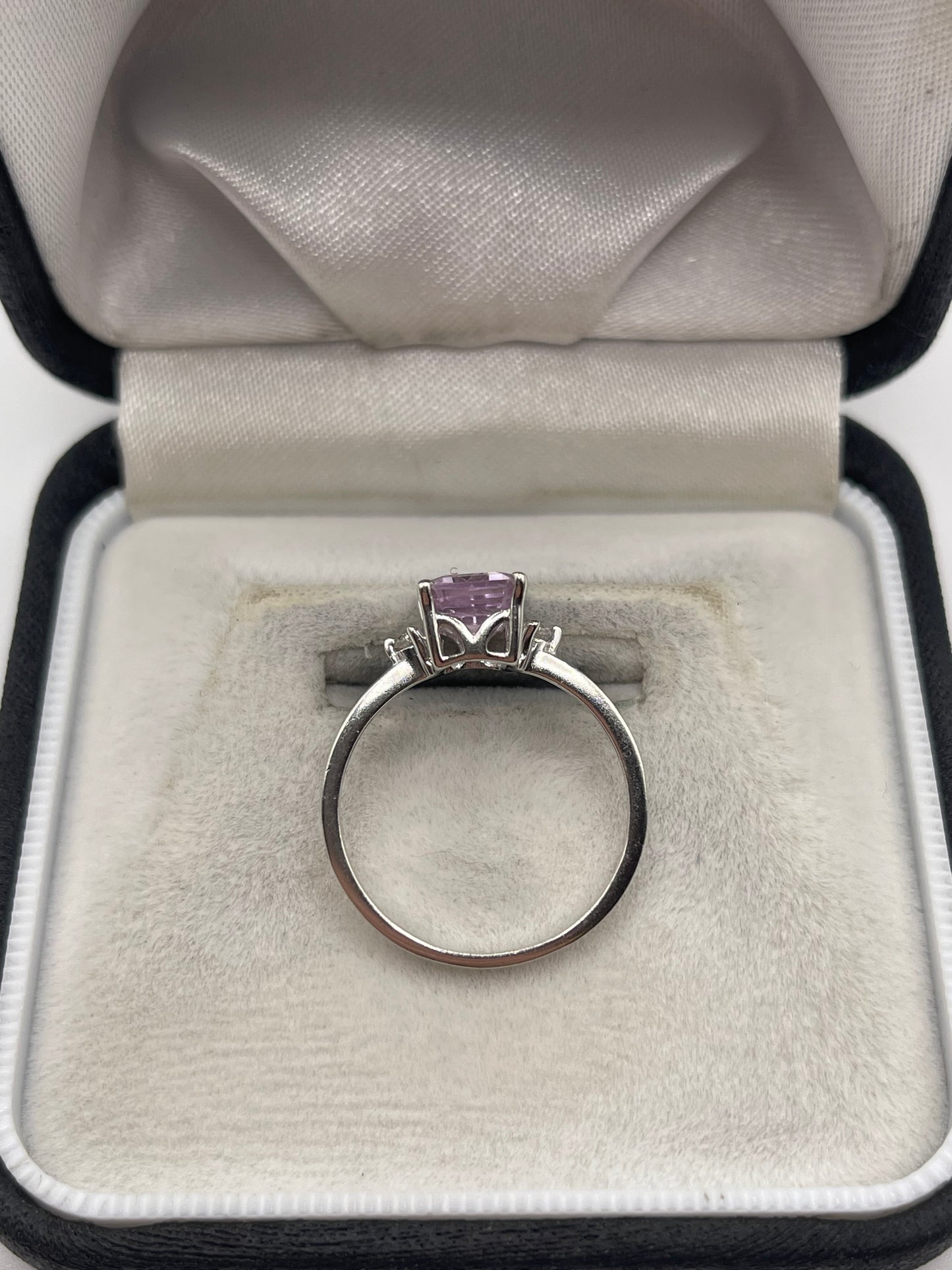 9ct white gold kunzite and zircon ring