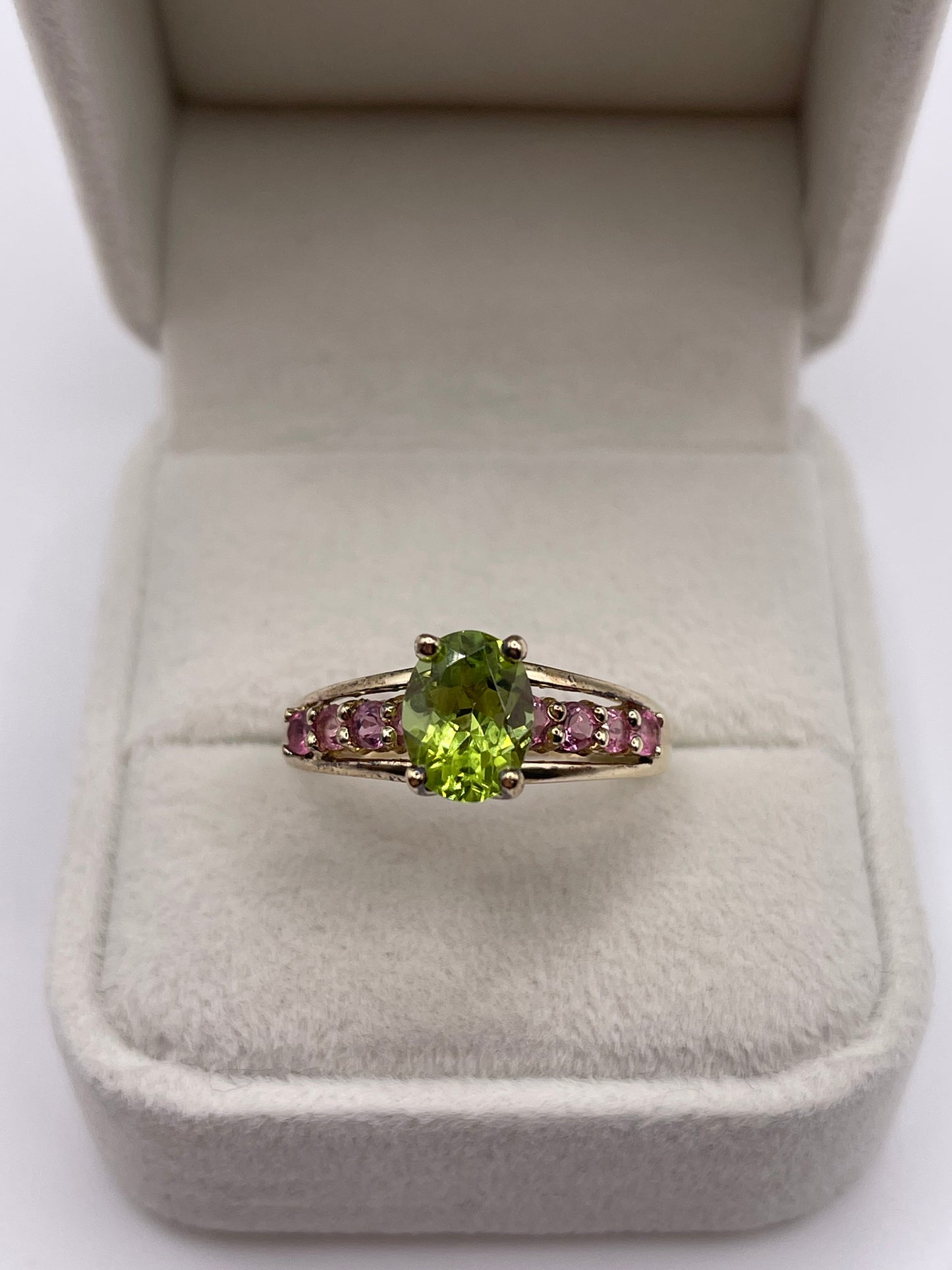 9ct gold peridot and tourmaline ring