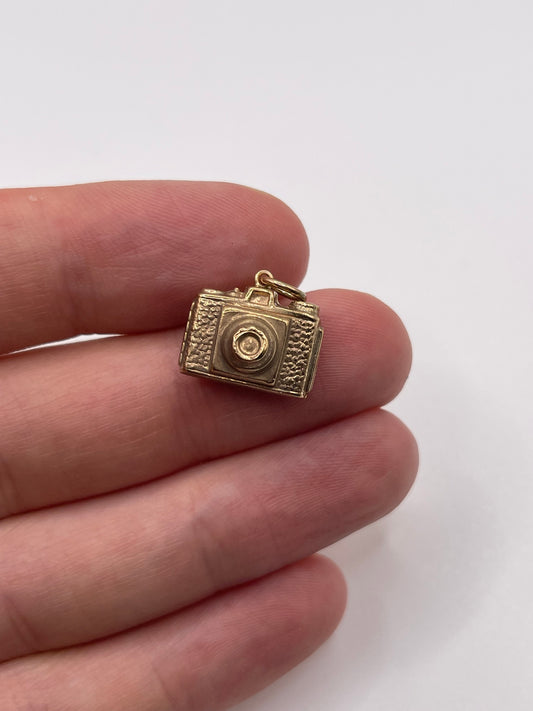 9ct gold camera charm