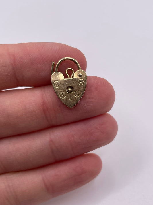 9ct gold padlock 3