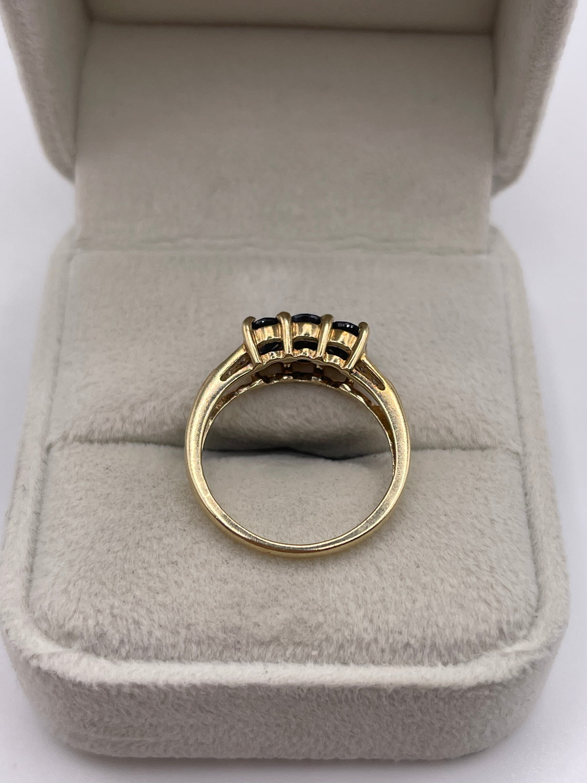 9ct gold sapphire and diamond ring