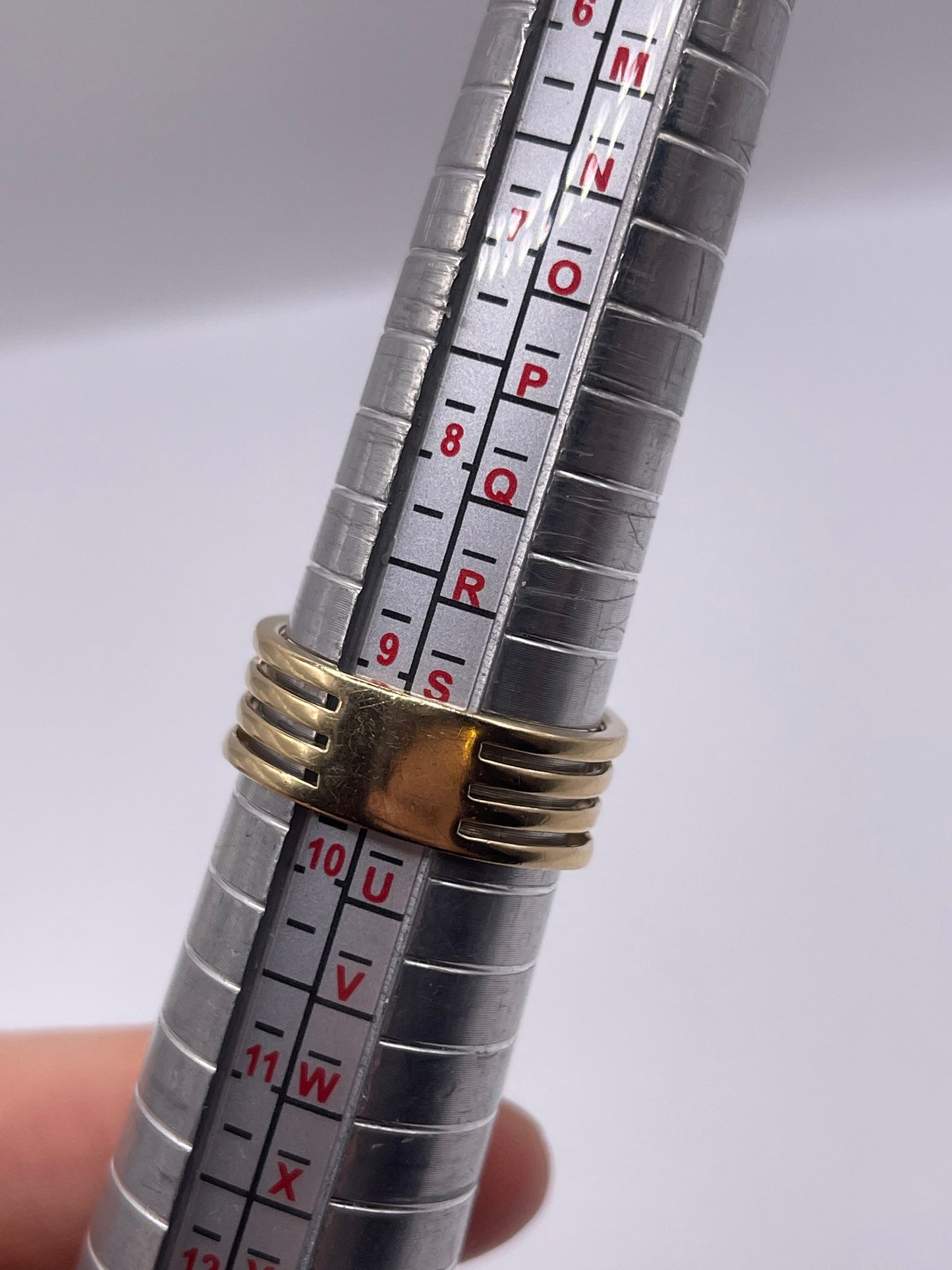 9ct gold rhodalite garnet and diamond ring