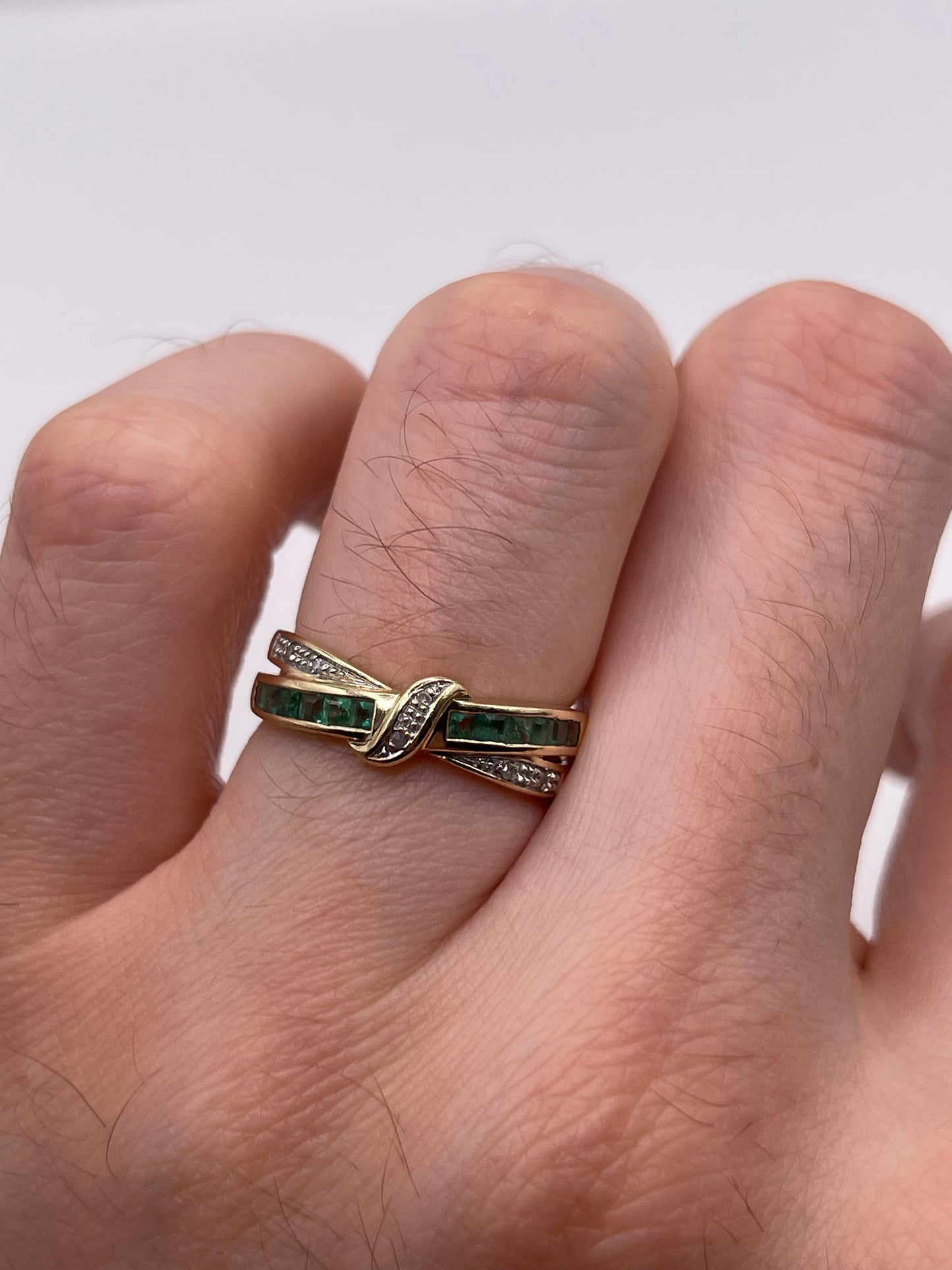 9ct gold emerald and diamond ring