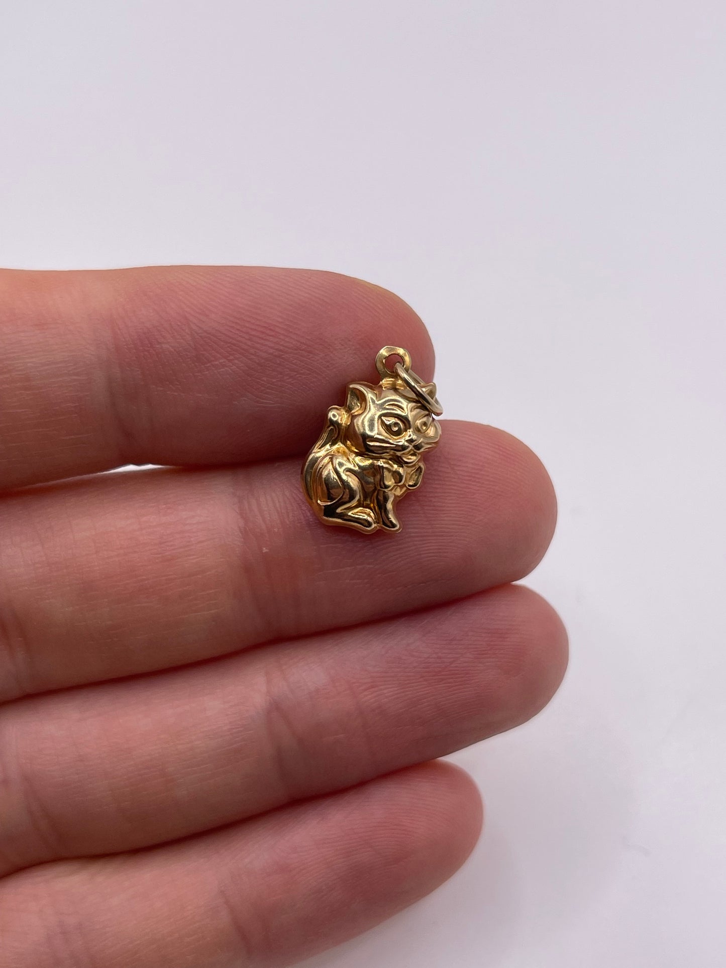 9ct gold cat charm