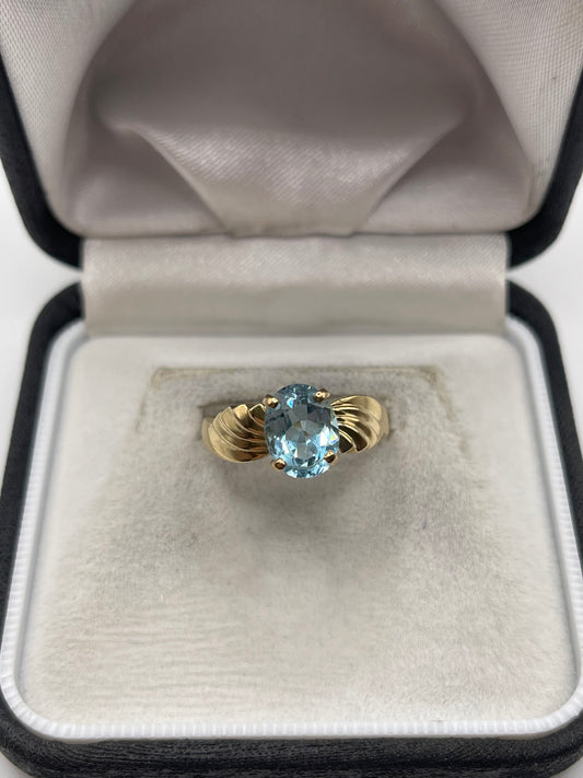 9ct gold topaz ring