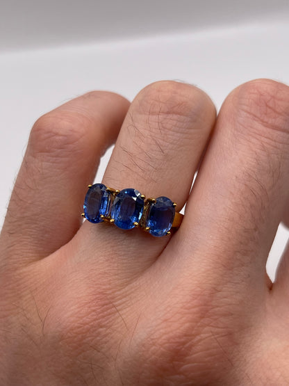 9ct gold kyanite ring