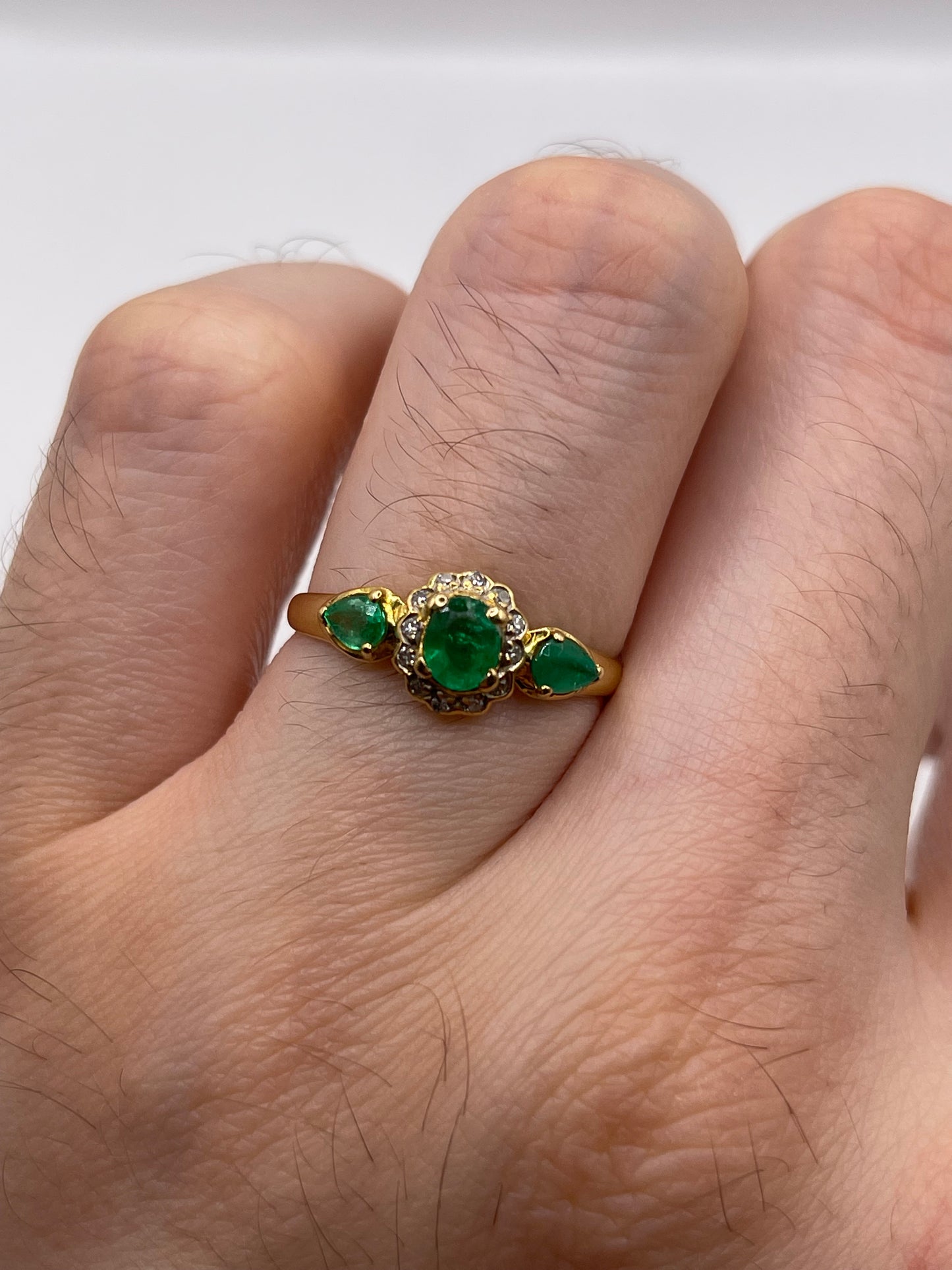 18ct gold emerald and diamond ring