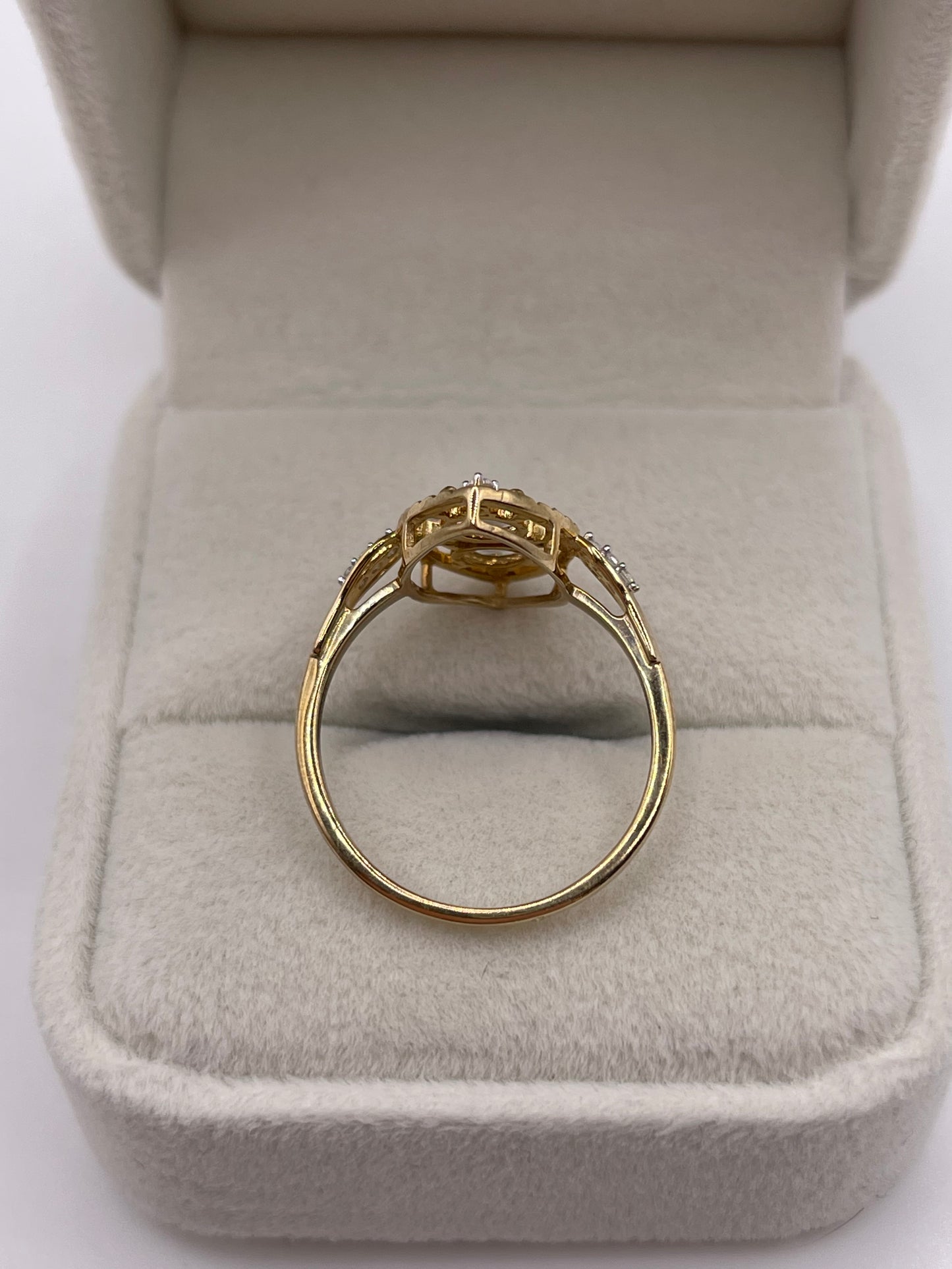 9ct gold topaz and zircon ring