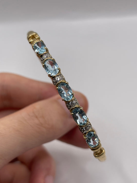 9ct gold topaz bangle