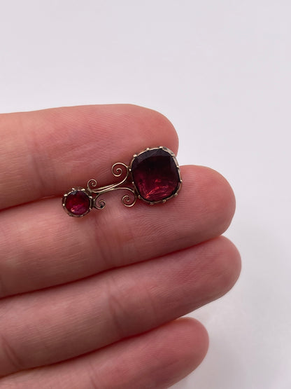Antique 9ct gold garnet comet brooch