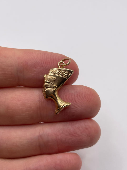 9ct gold Nefertiti charm