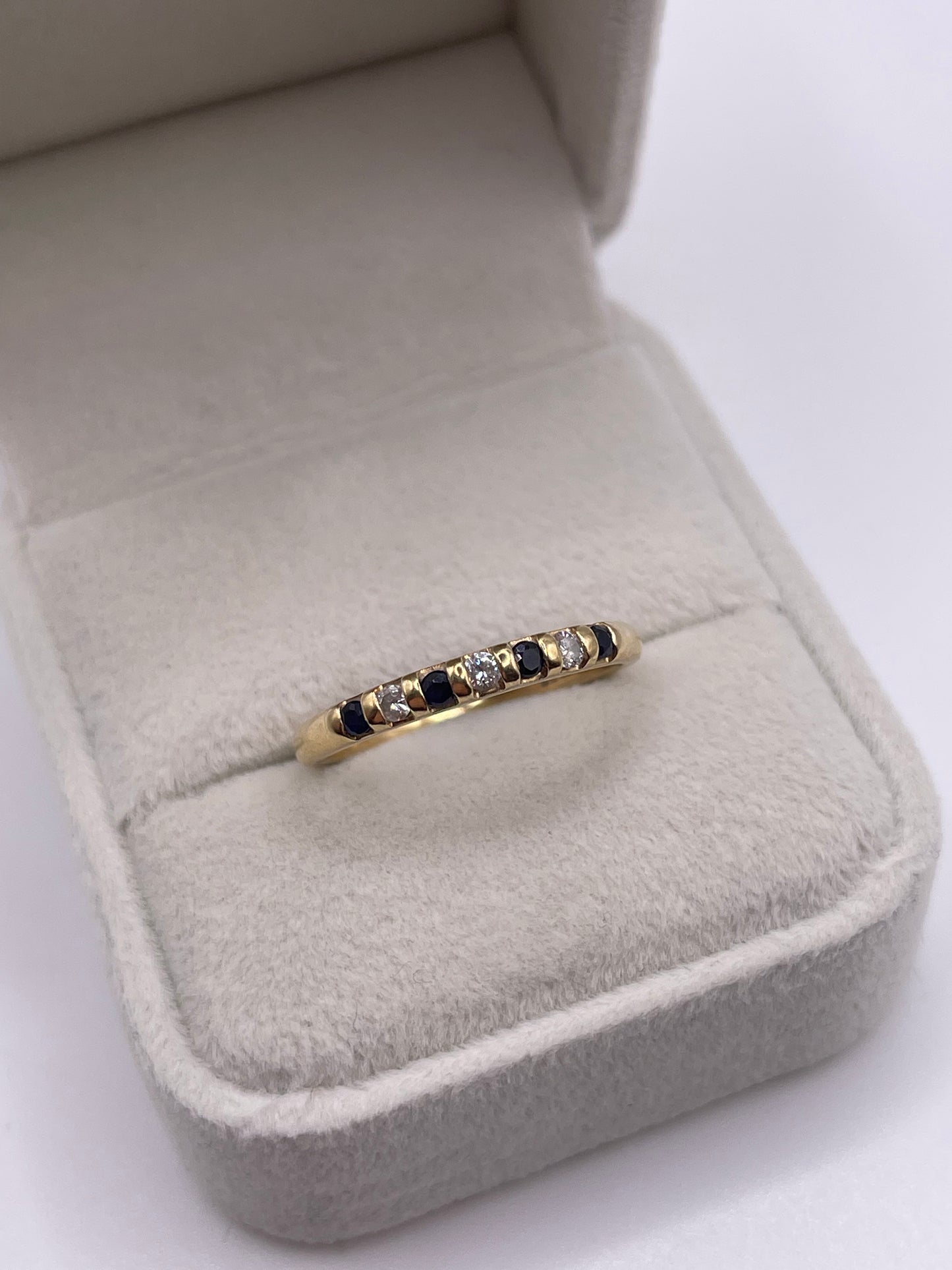9ct gold sapphire and diamond ring