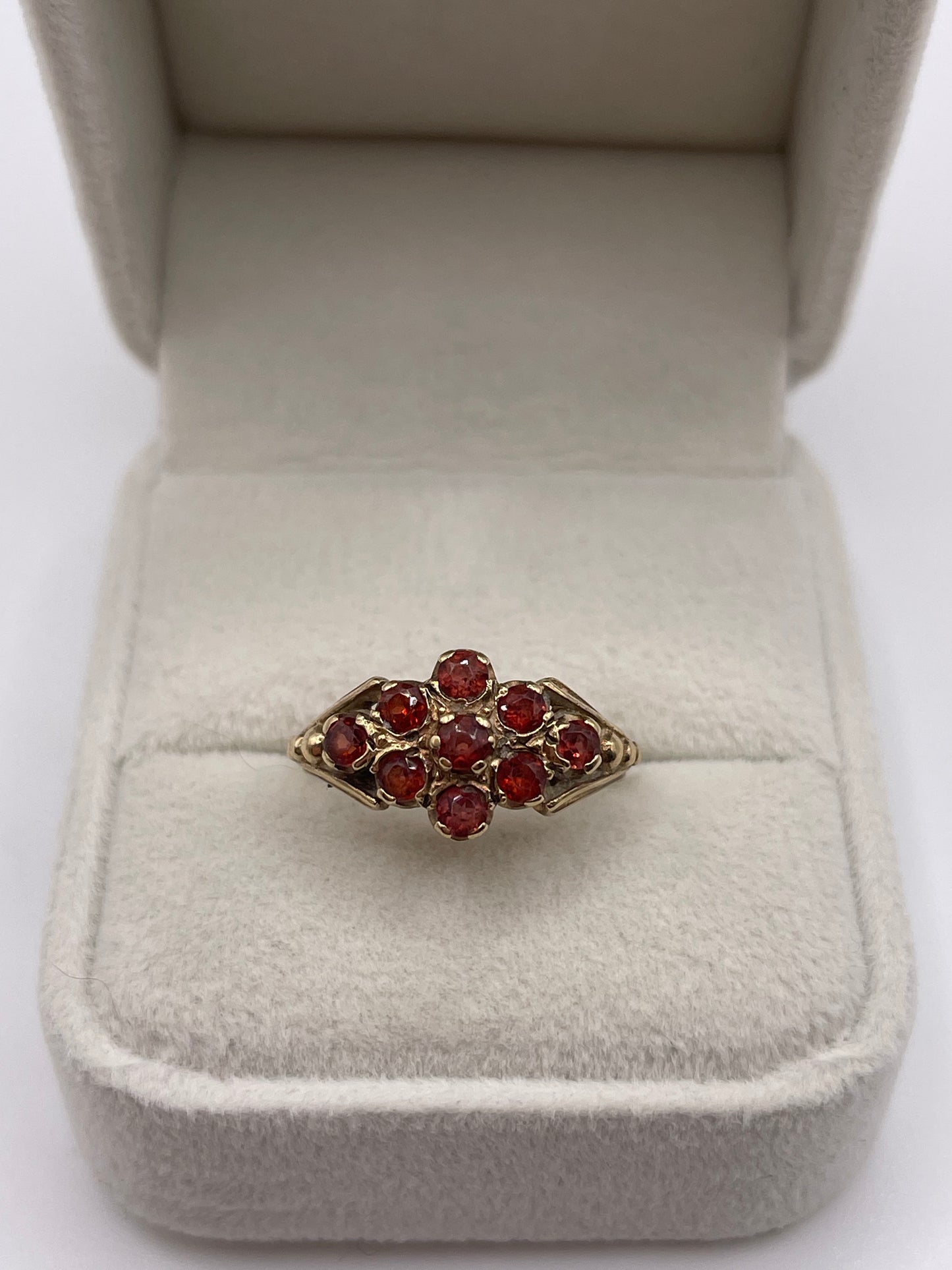 9ct gold garnet cluster ring