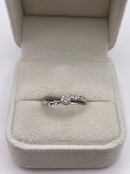 18ct white gold diamond ring