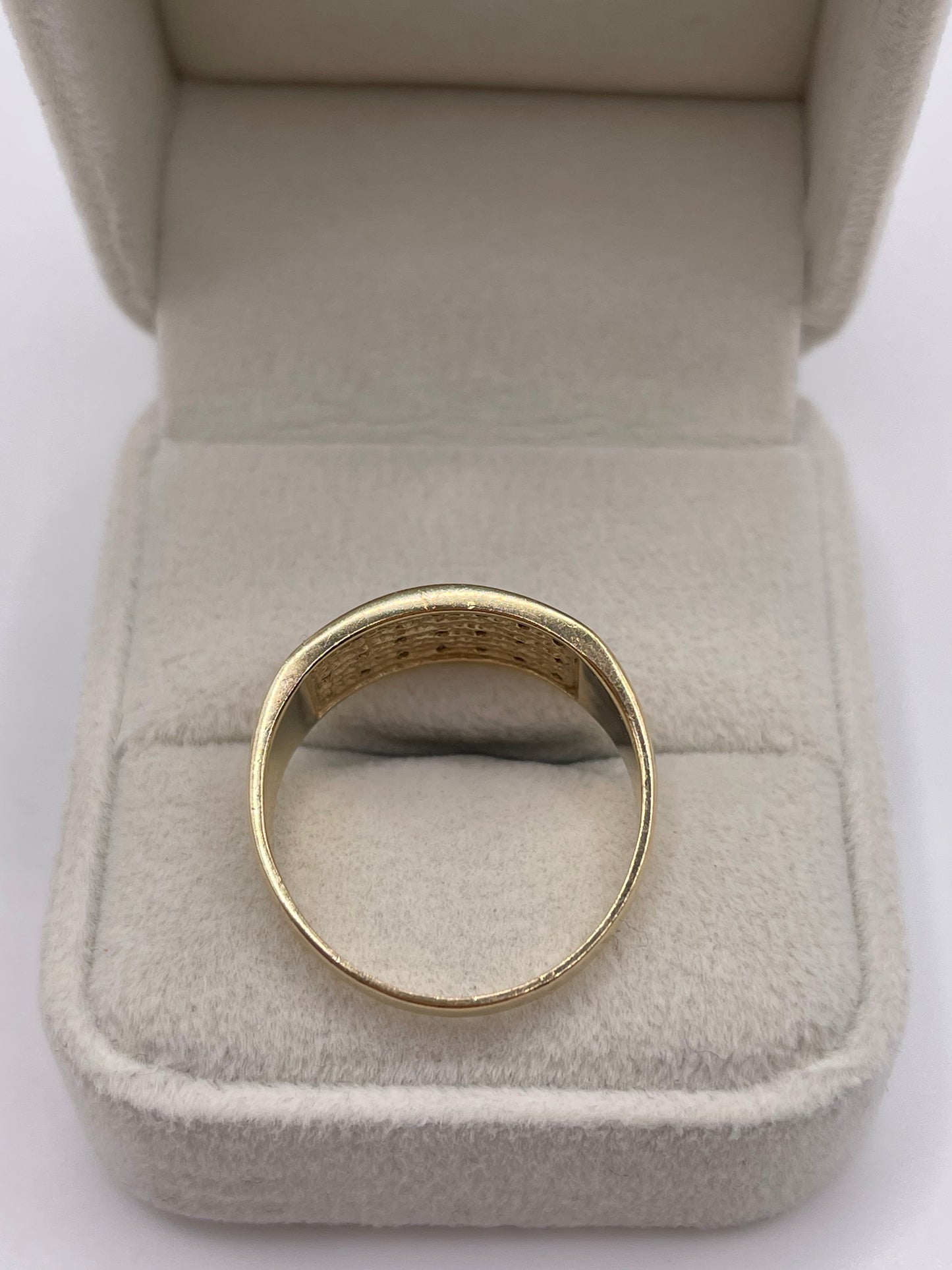 9ct gold diamond ring