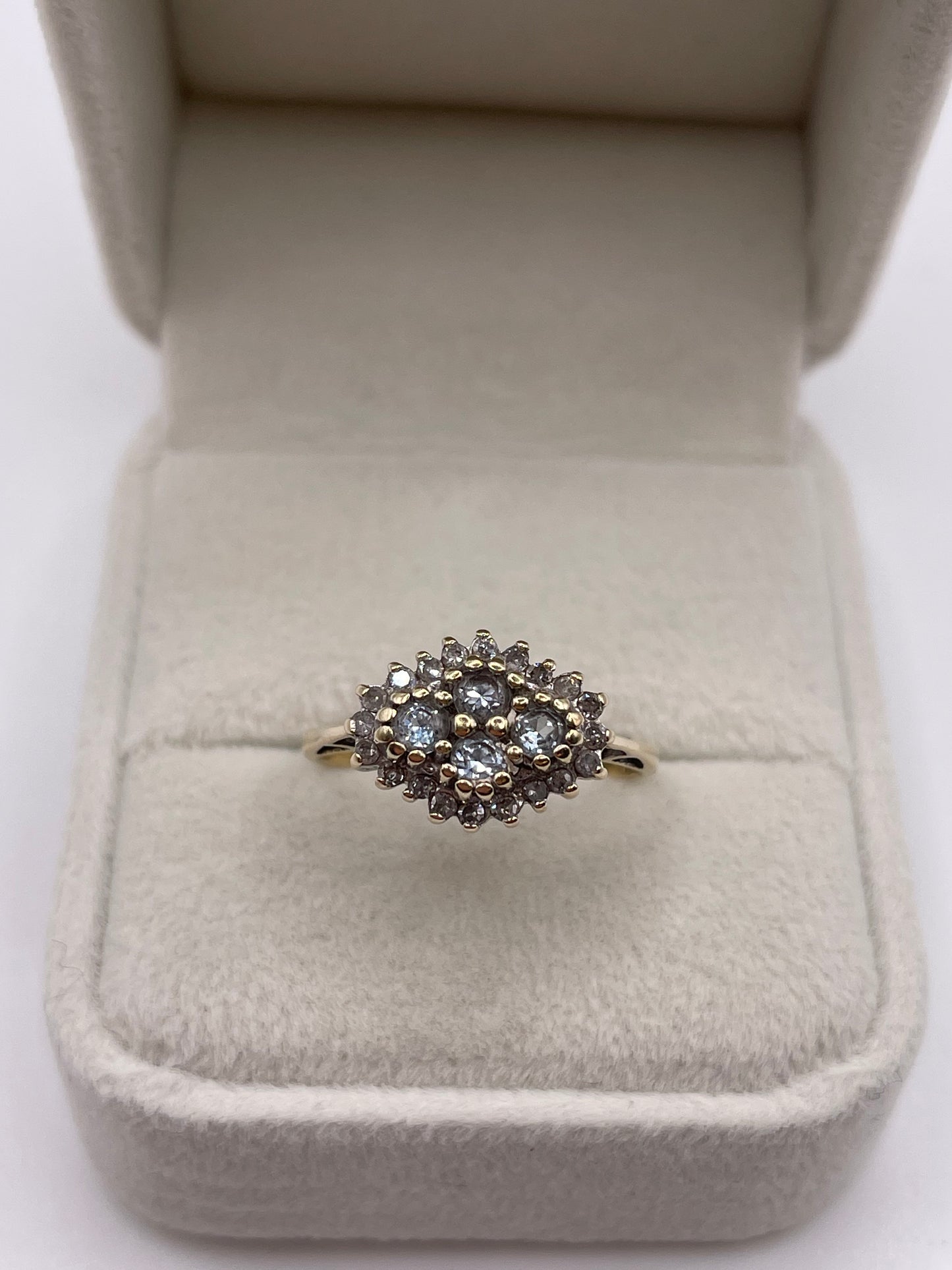 9ct gold aquamarine and diamond ring