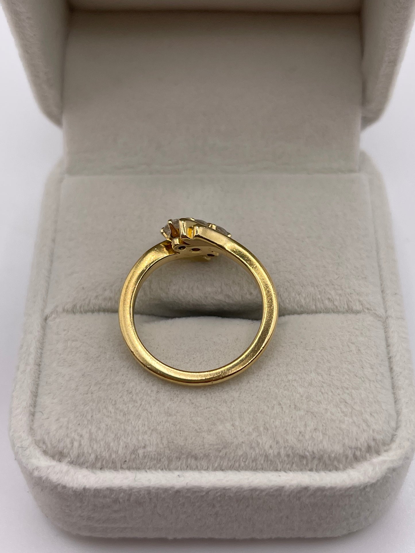 18ct gold diamond ring