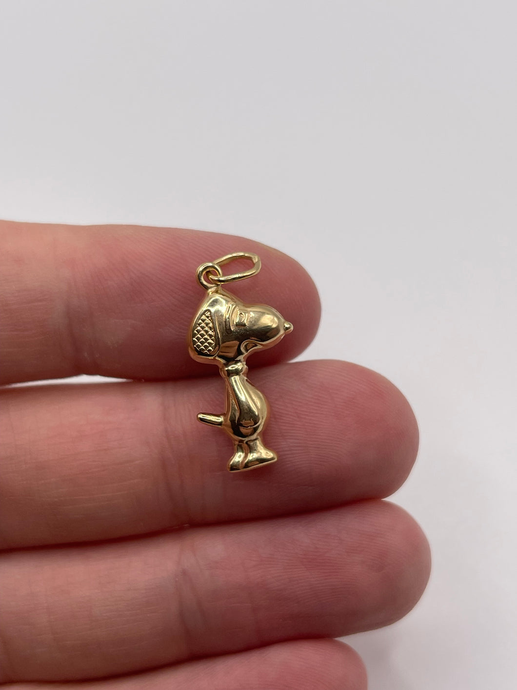9ct gold snoopy charm