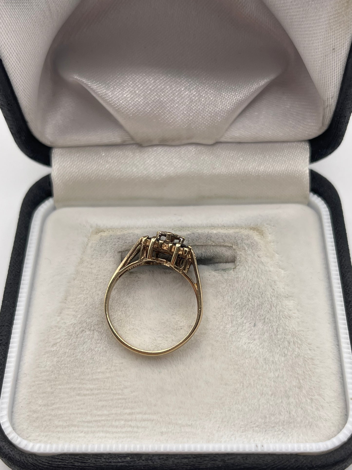 9ct gold sapphire and diamond ring