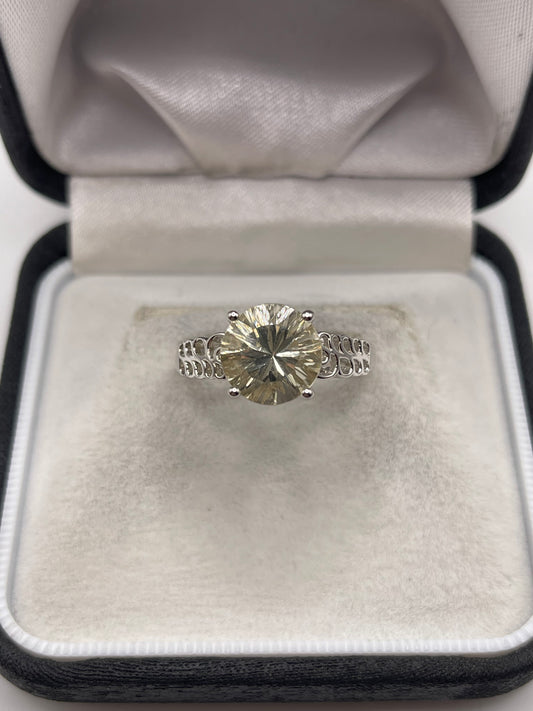 Silver quartz ring