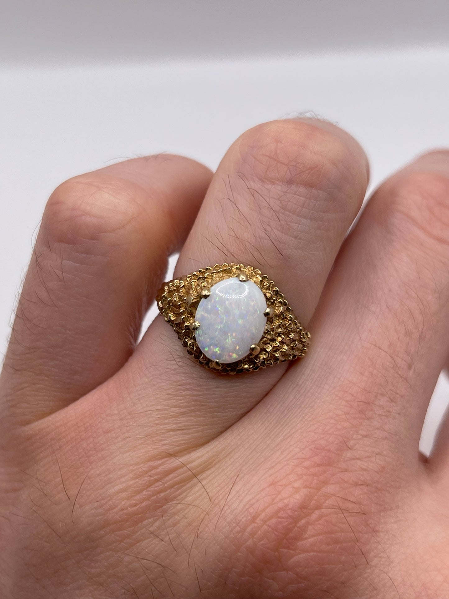 9ct gold opal ring