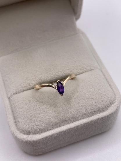9ct gold amethyst wishbone ring