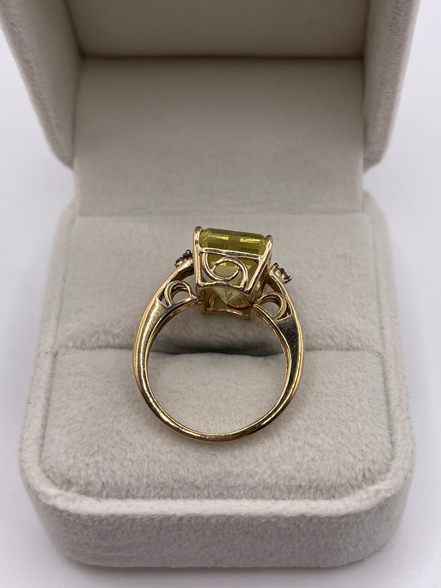 9ct gold lemon quartz and diamond ring