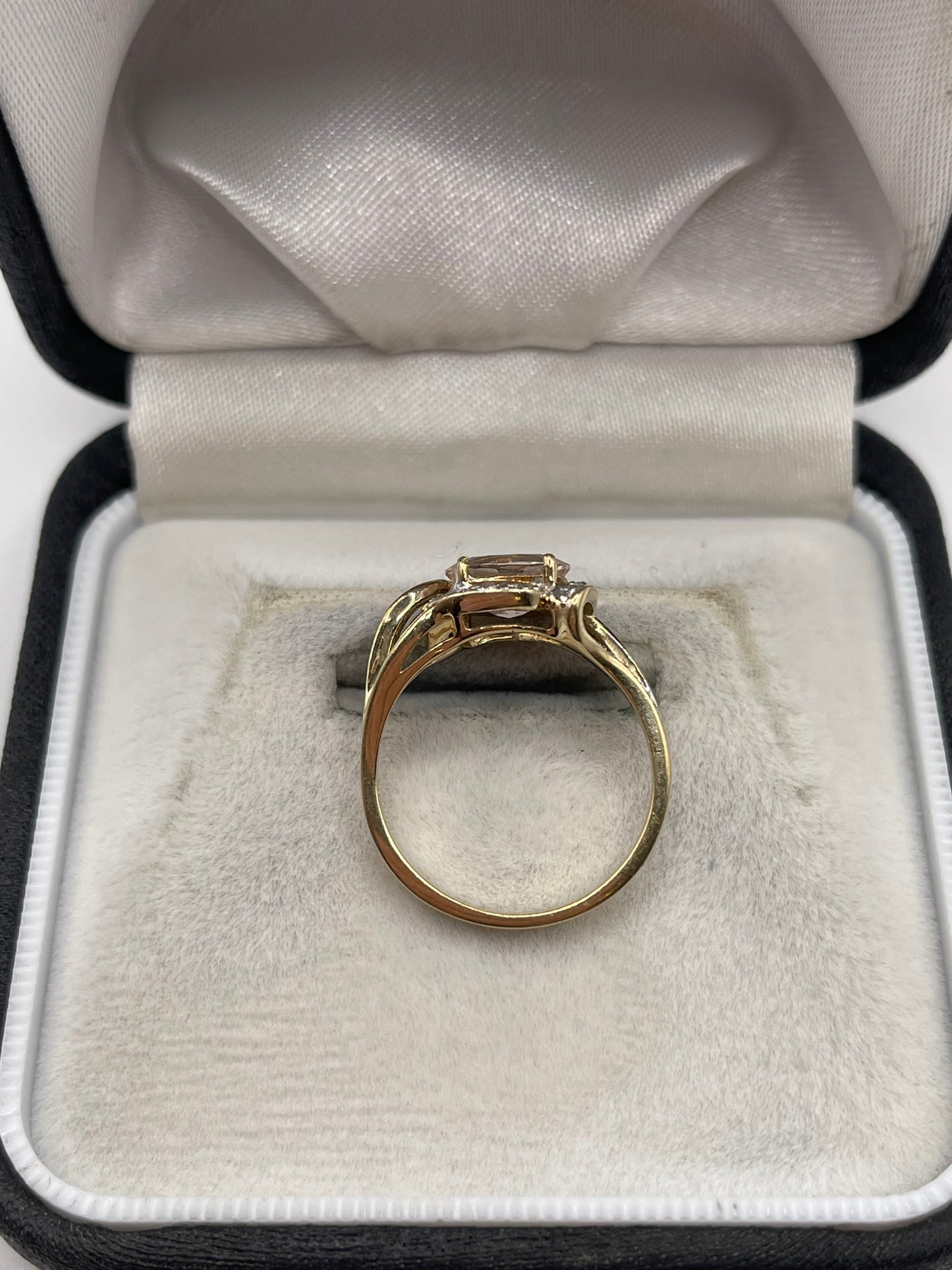 9ct gold morganite and diamond ring