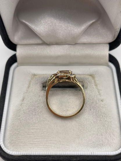 9ct gold morganite and diamond ring
