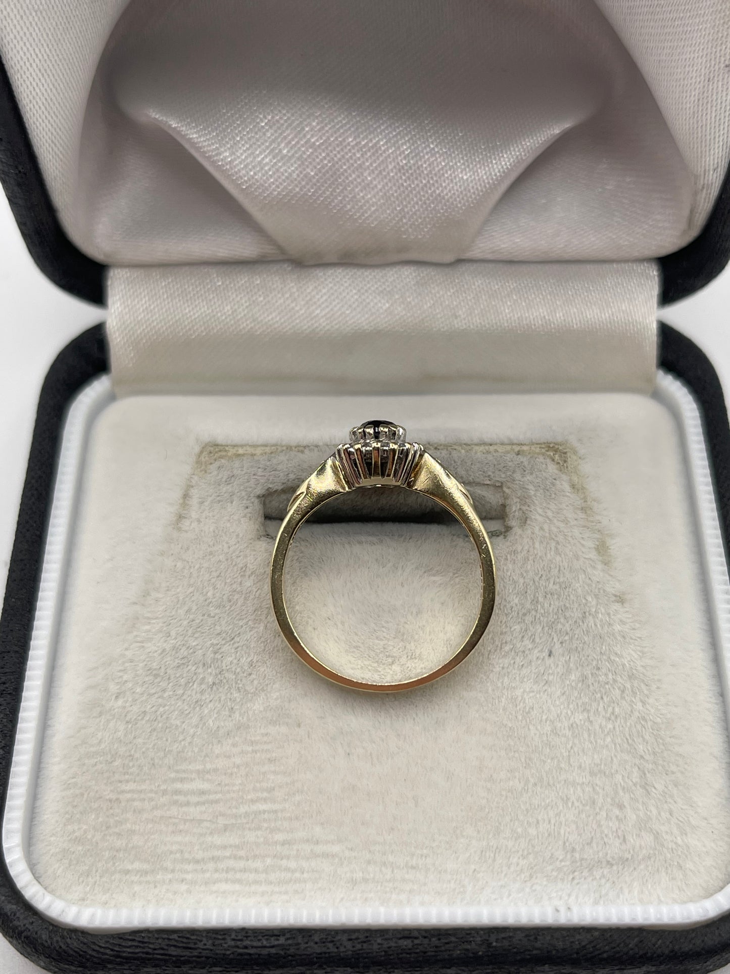 9ct gold sapphire and diamond ring