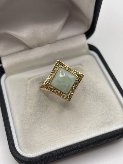 14ct gold jade ring