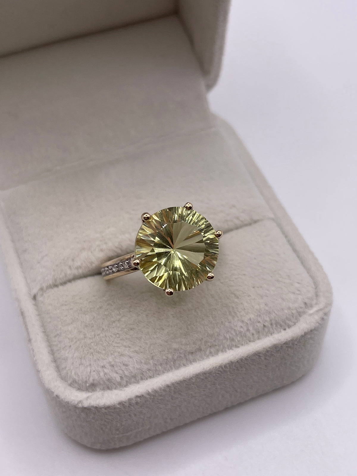9ct gold lemon quartz and diamond ring