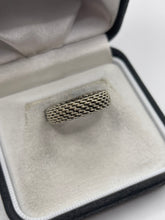 Load image into Gallery viewer, Tiffany and co 18ct white gold link ring
