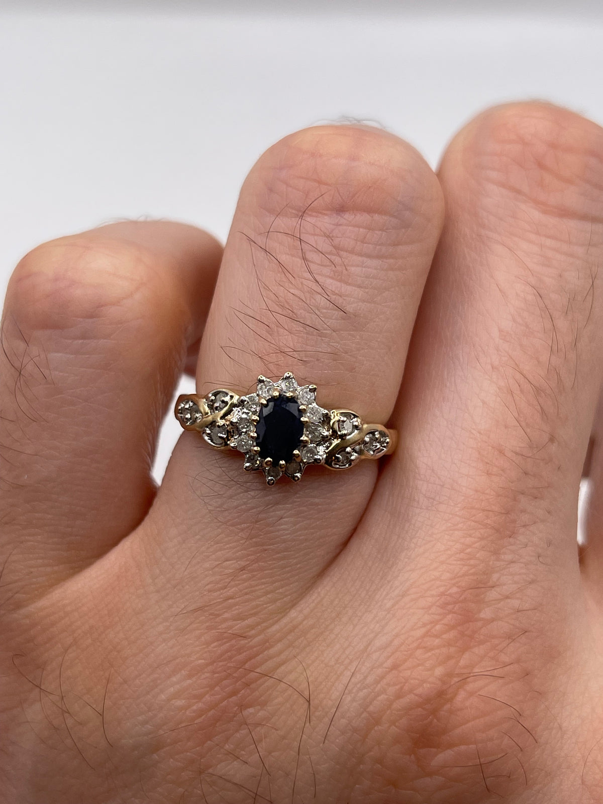 9ct gold sapphire and diamond ring
