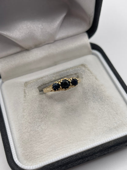 9ct gold sapphire ring