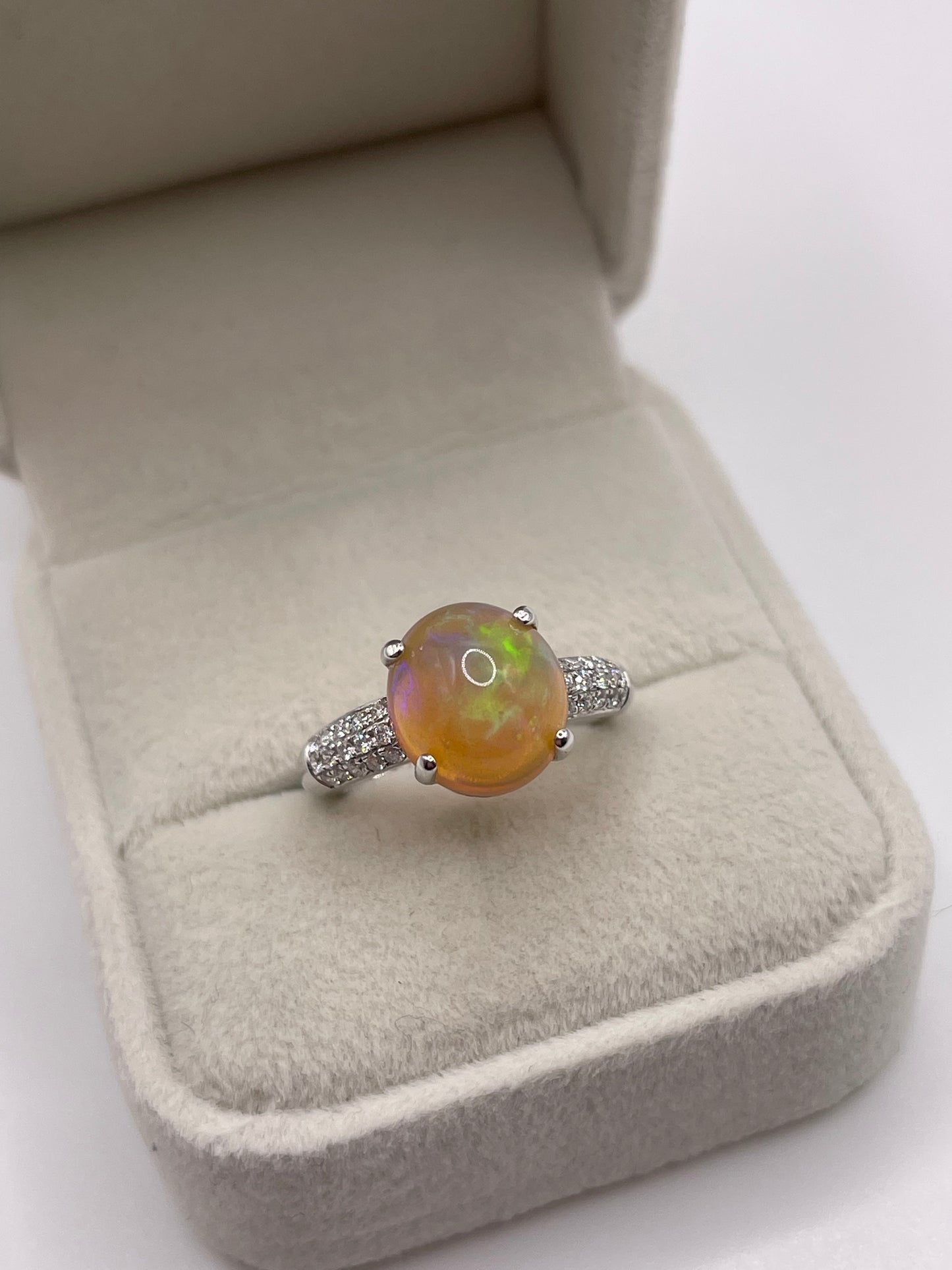 18ct white gold opal and diamond ring