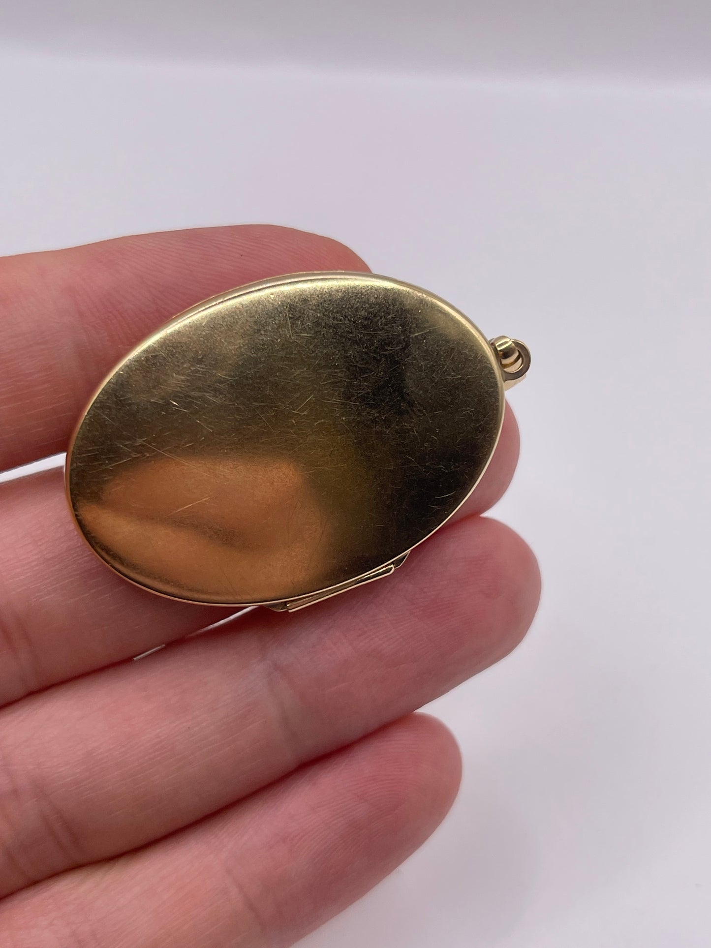 9ct gold locket pendant