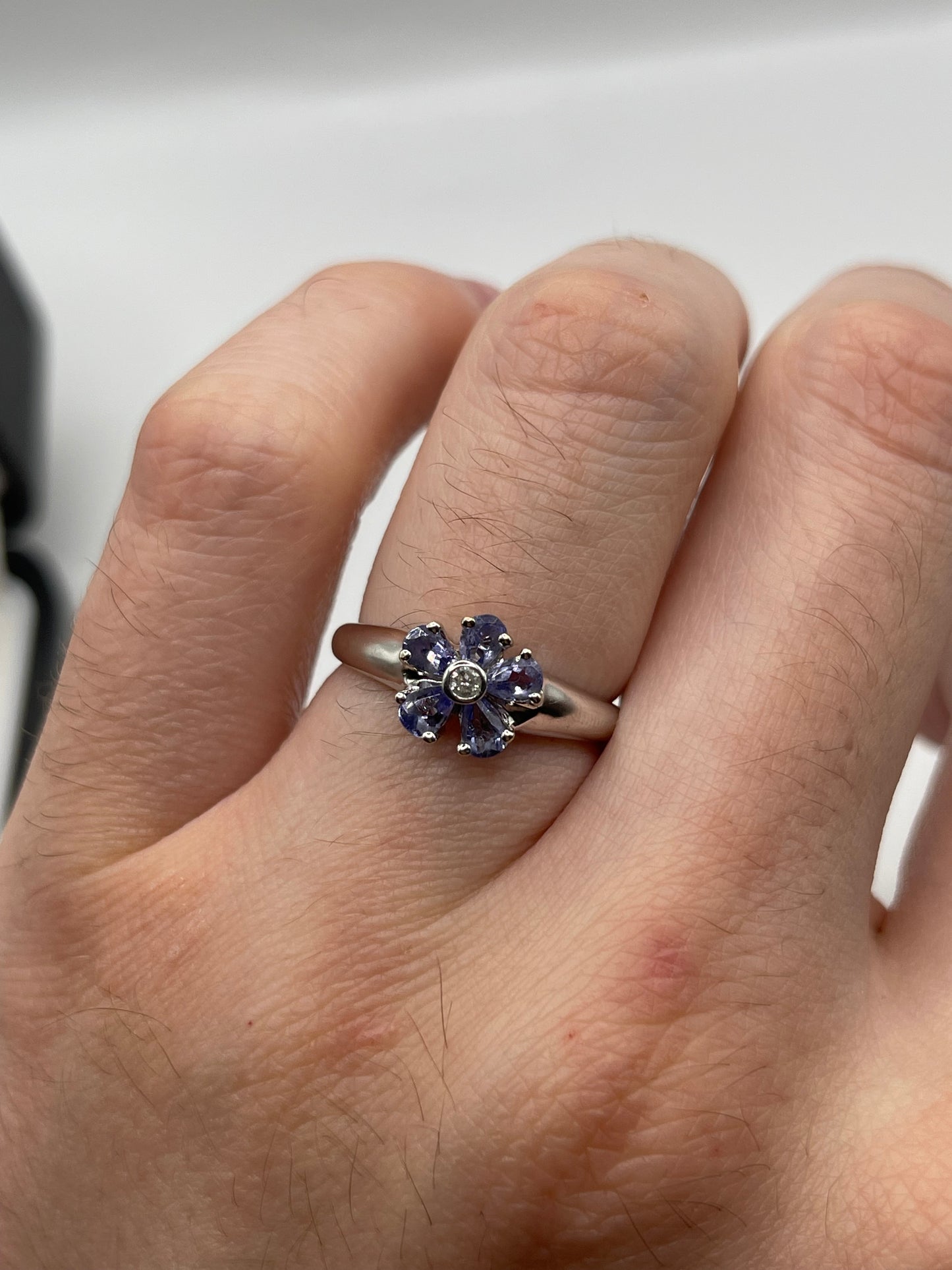 9ct white gold tanzanite and diamond ring