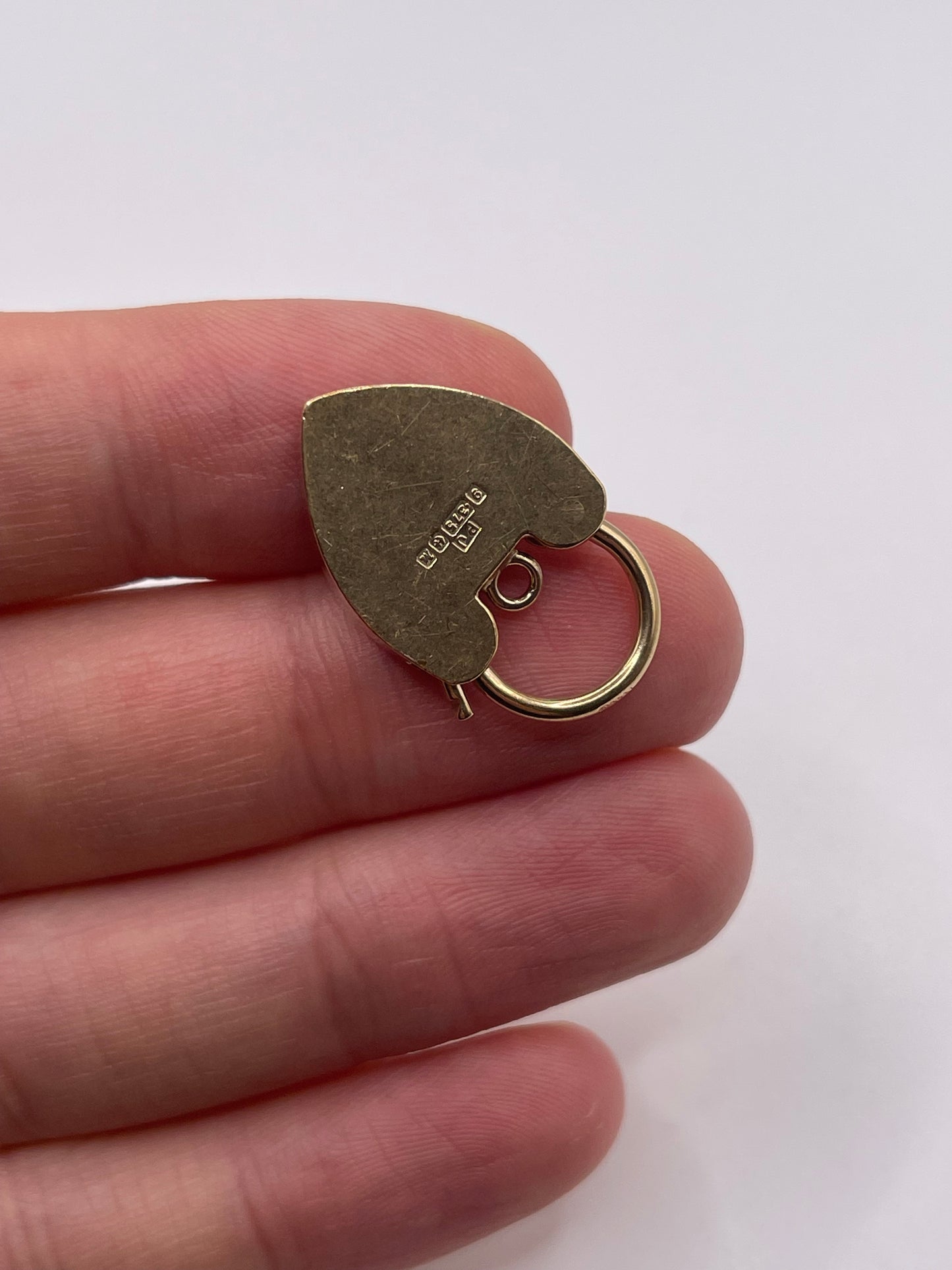 9ct gold padlock 4