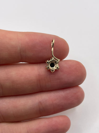 9ct gold sapphire cluster pendant