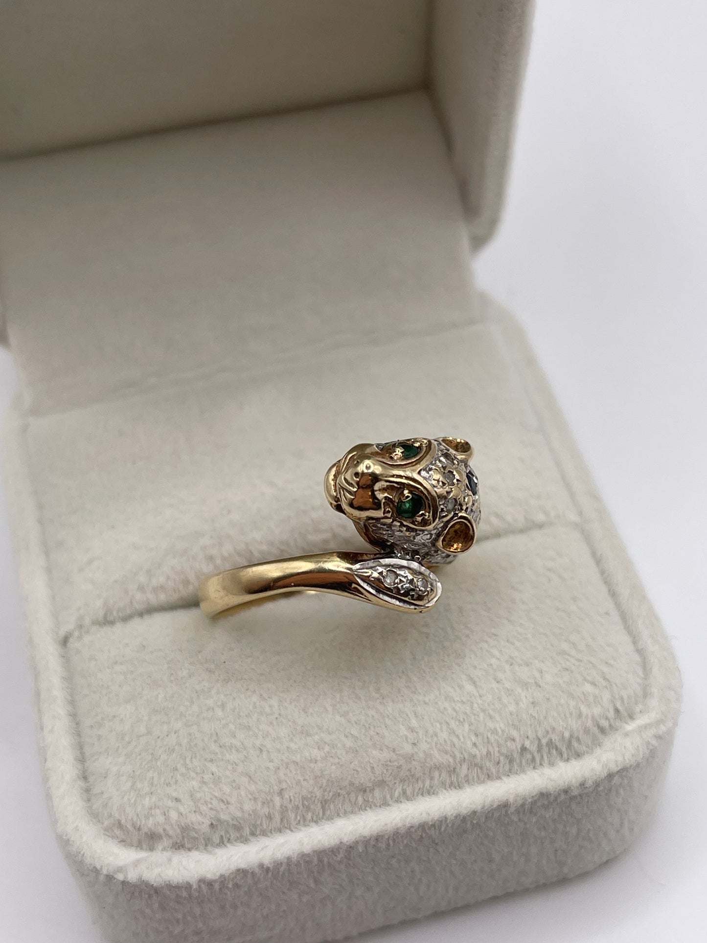 9ct gold sapphire, emerald and diamond panther ring