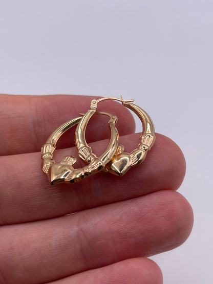 9ct gold claddagh earrings