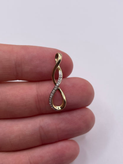 9ct gold diamond pendant