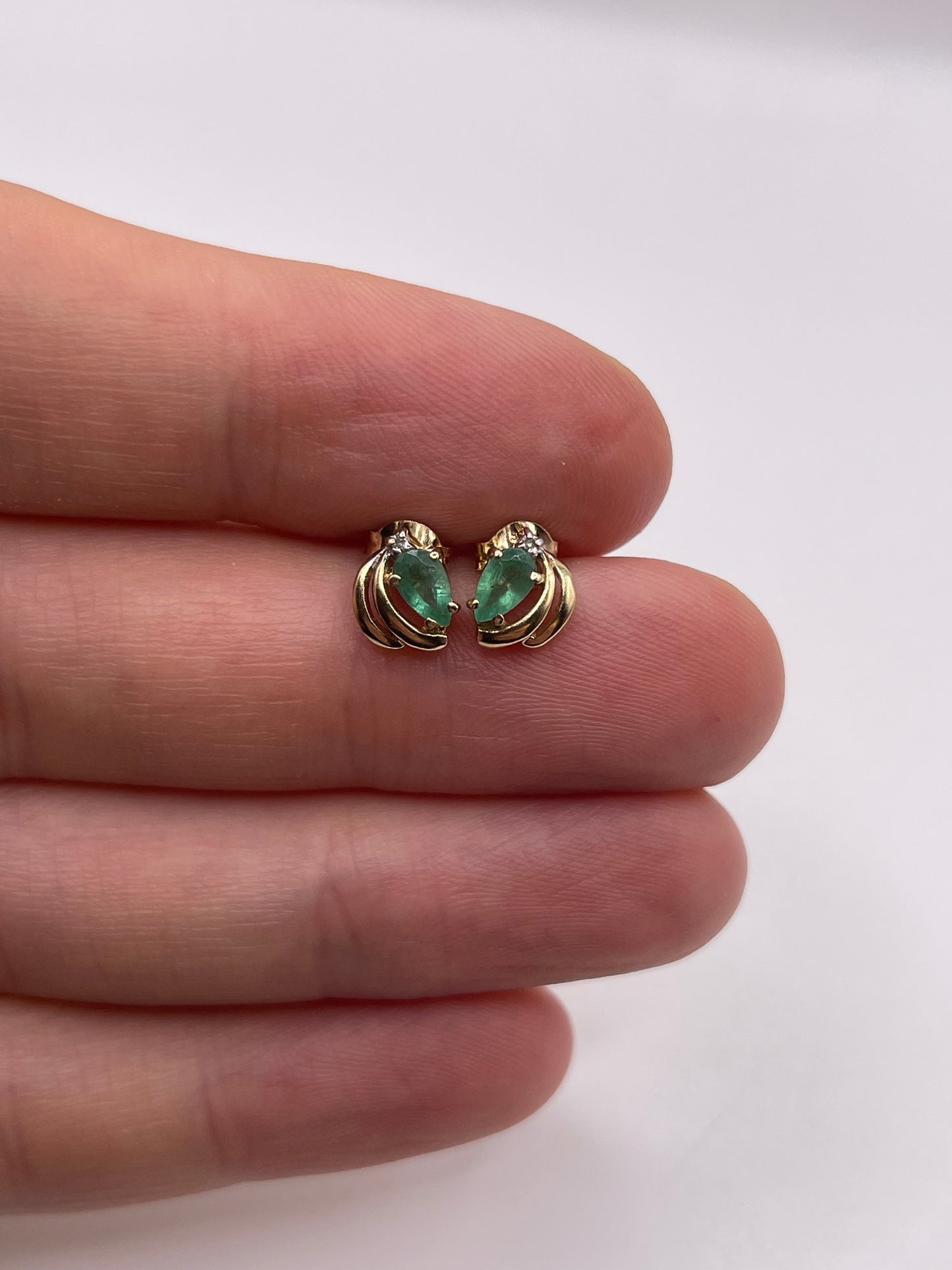 9ct gold emerald and diamond earrings