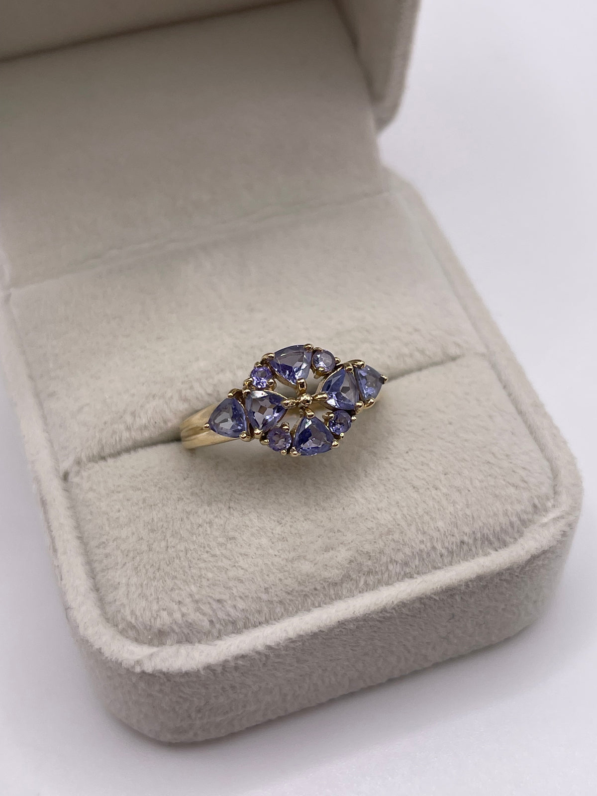 9ct gold tanzanite cluster ring