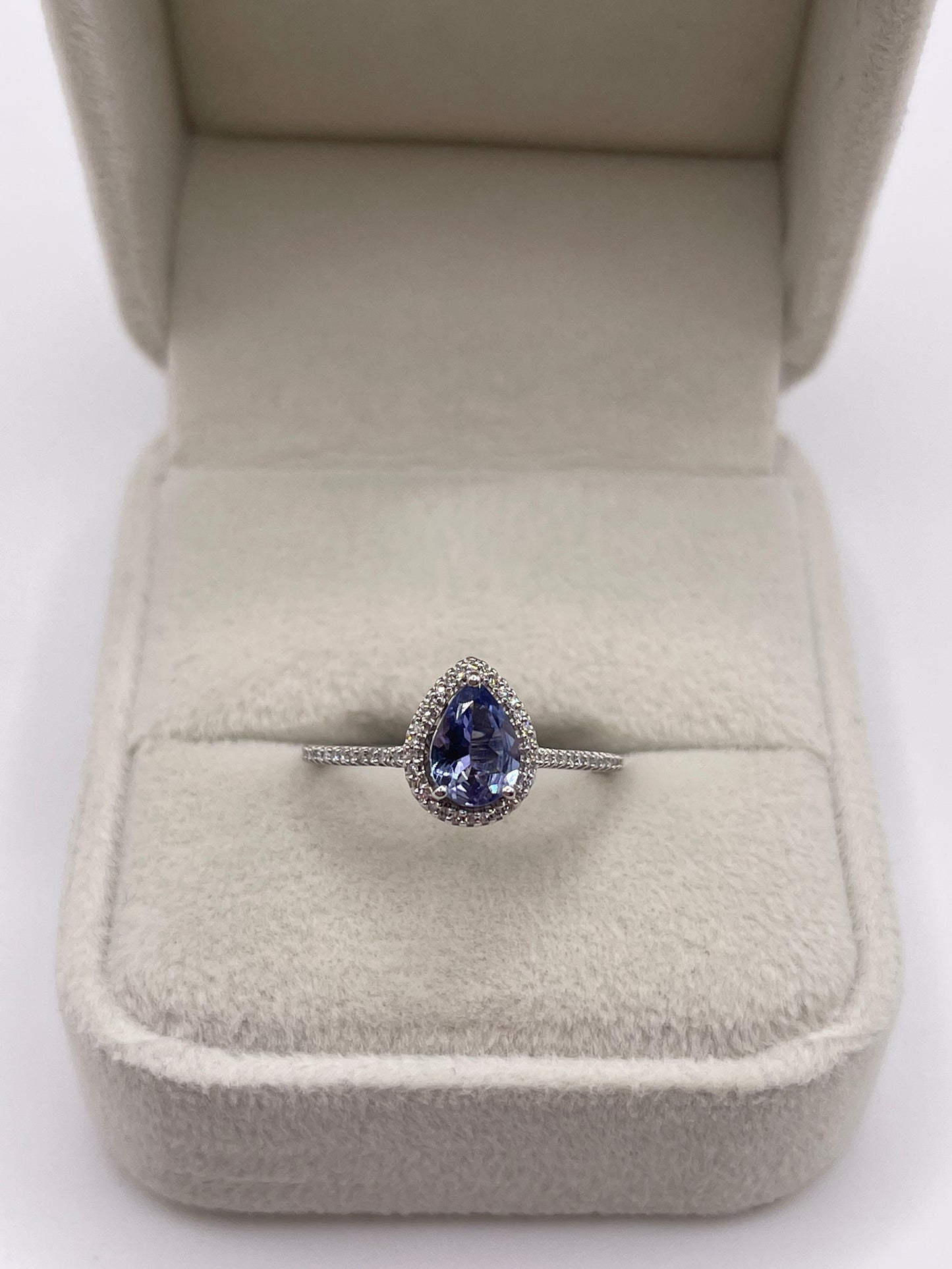 9ct white gold tanzanite and diamond ring