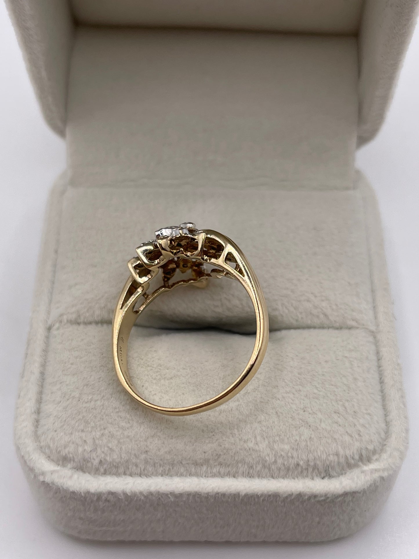 9ct gold diamond cluster ring