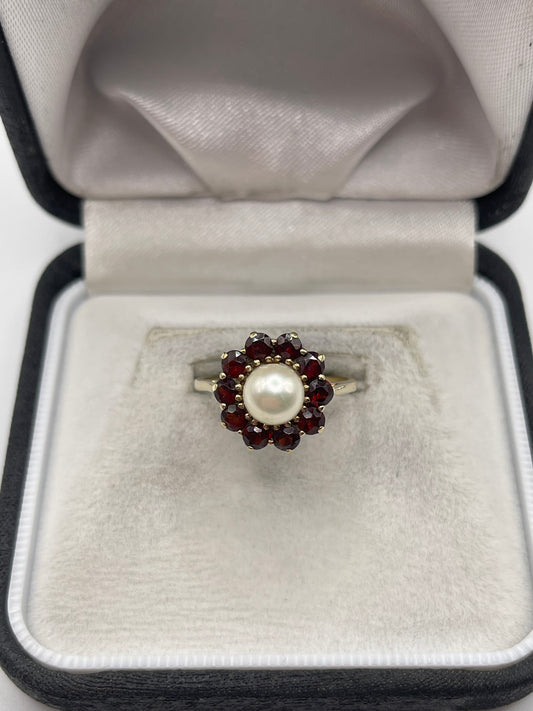 9ct gold garnet and pearl ring