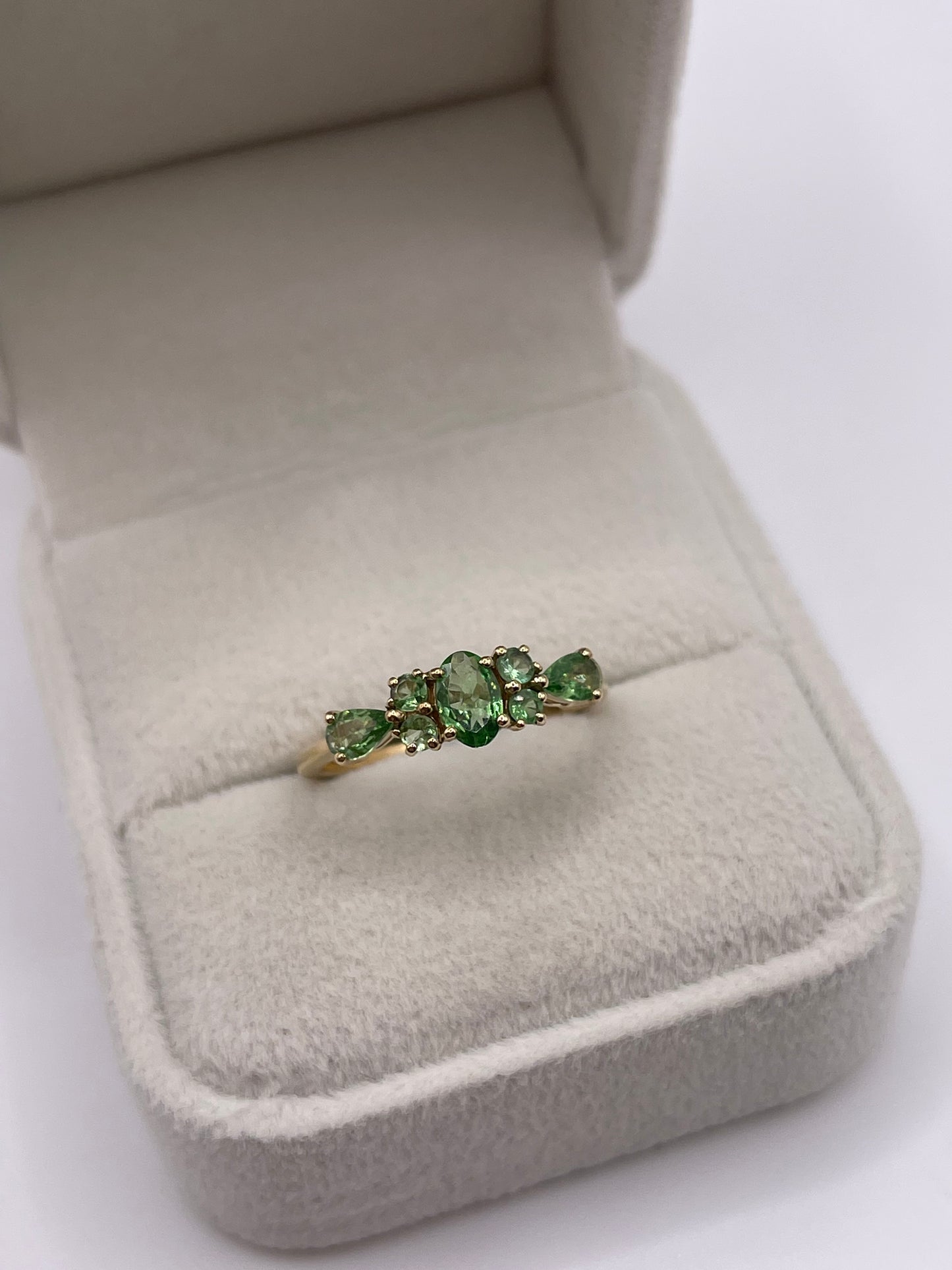 9ct gold tsavorite garnet ring